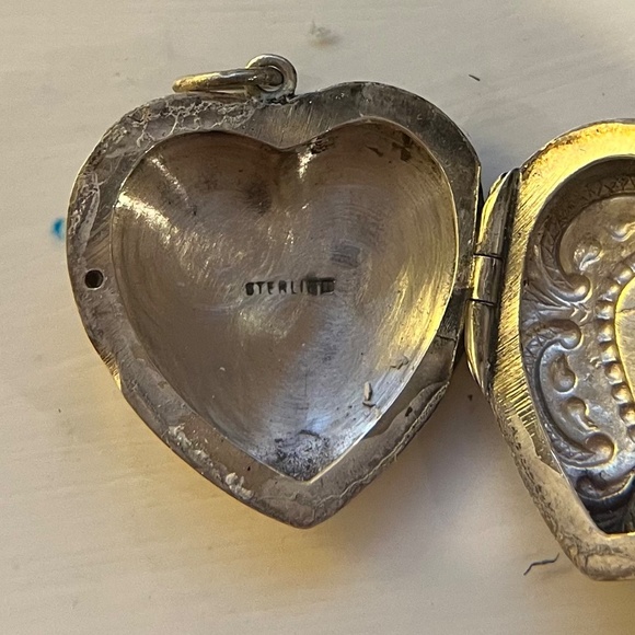 Vintage Sterling Silver Heart Locket with Turquoise Stone from Ireland - Picture 3 of 6